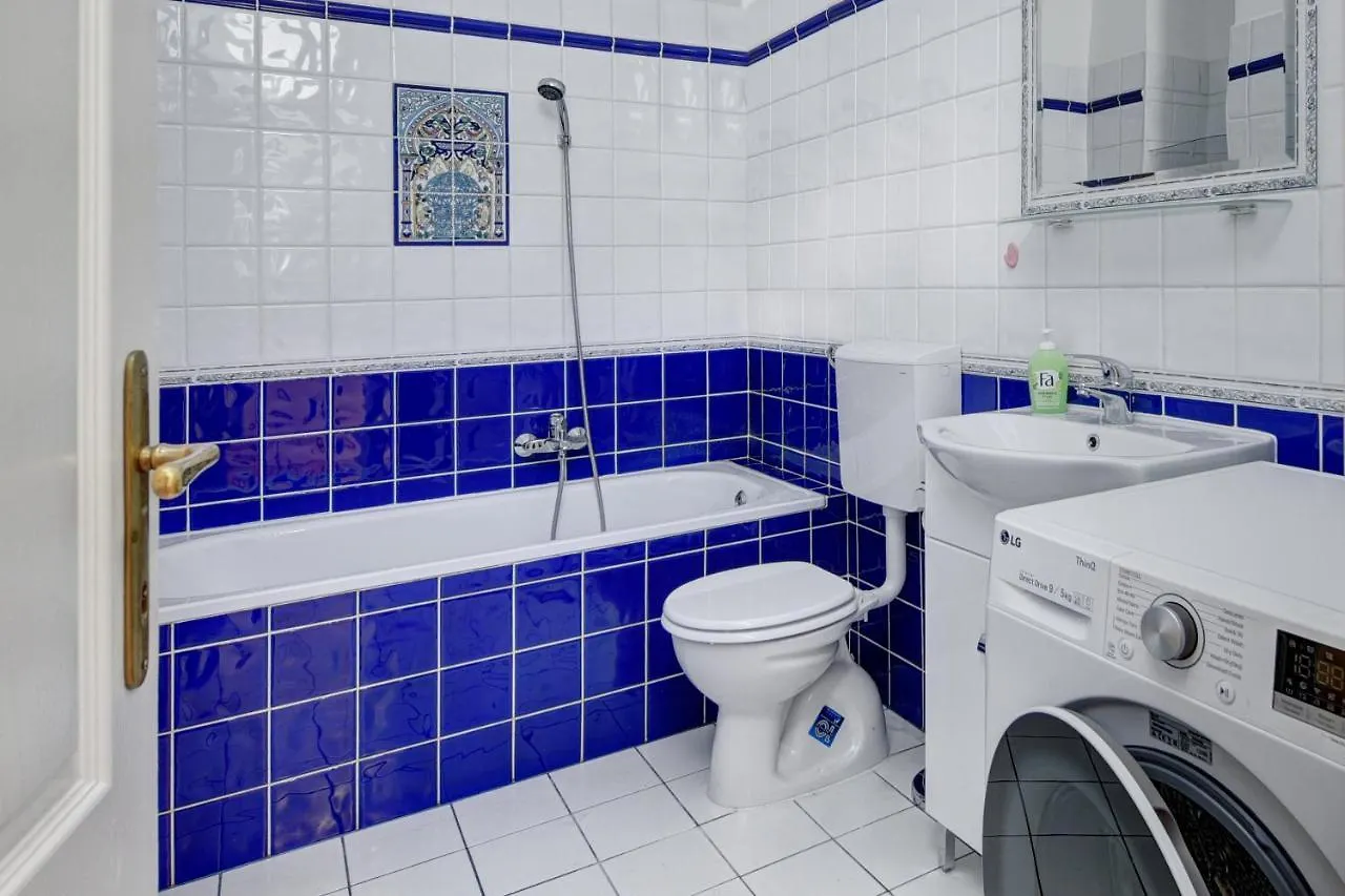 Free Garage Parking, Ac And Bikes In The Downtown Apartment Budapest