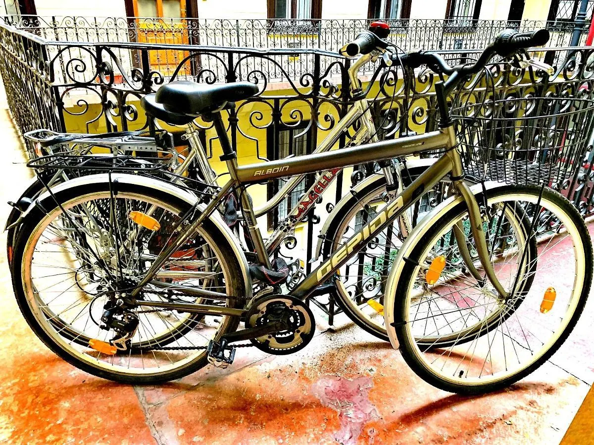 Free Garage Parking, Ac And Bikes In The Downtown Apartment Budapest Hungary